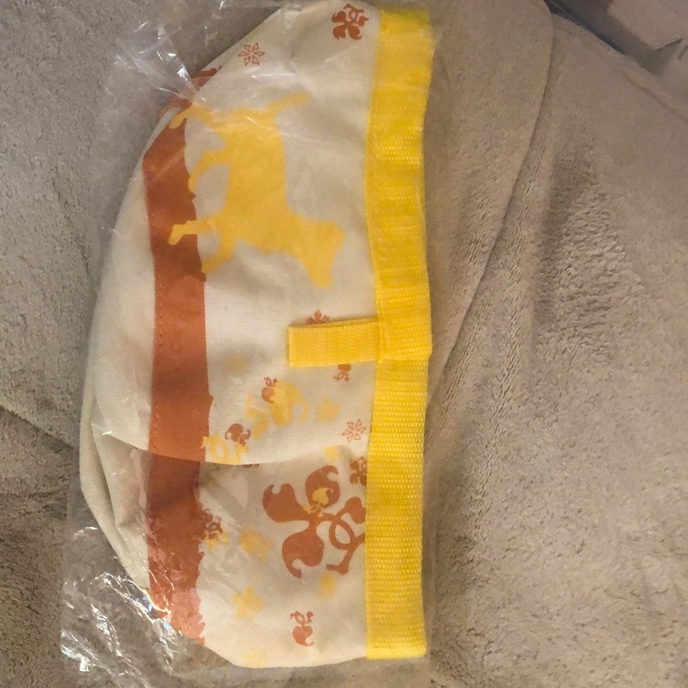 Travel dog bowl